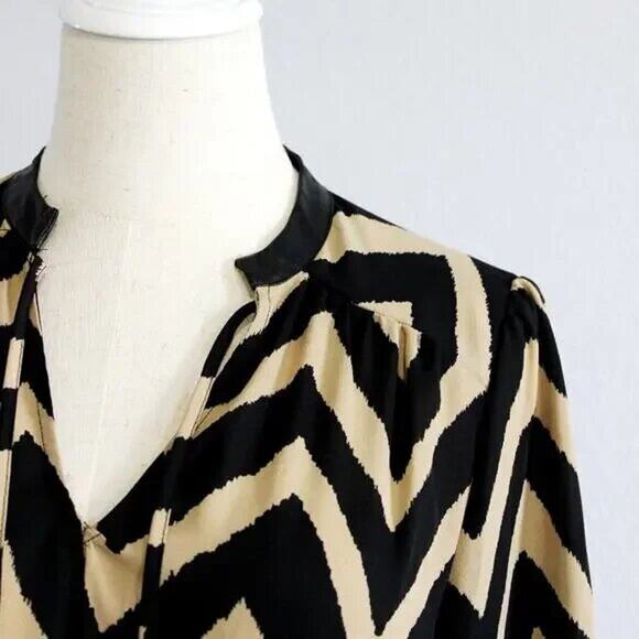 Zac & Rachel Long Sleeve Blouse Chevron Print in S Tie Front V Neck - Picture 3 of 8